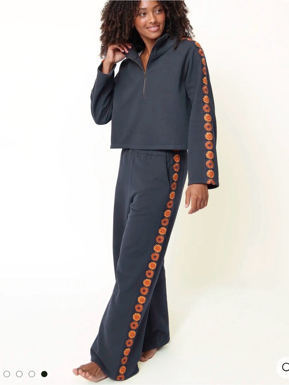 NEW Natural Life Lyvie Embroidered Flower Trim Sweatpants Charcoal XS